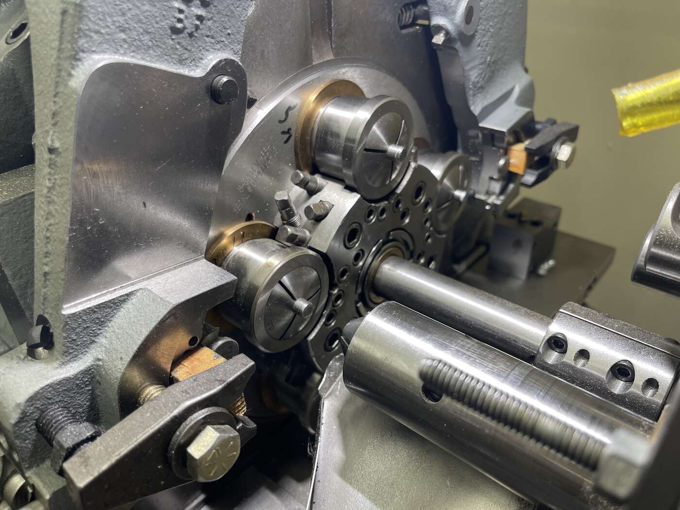 Why Davenport Screw Machines Are Still the Backbone of Heavy-Duty Component Production